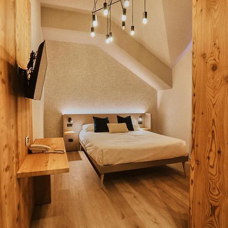Albergo Meuble Vecchio Scarpone Baceno Exteriör bild