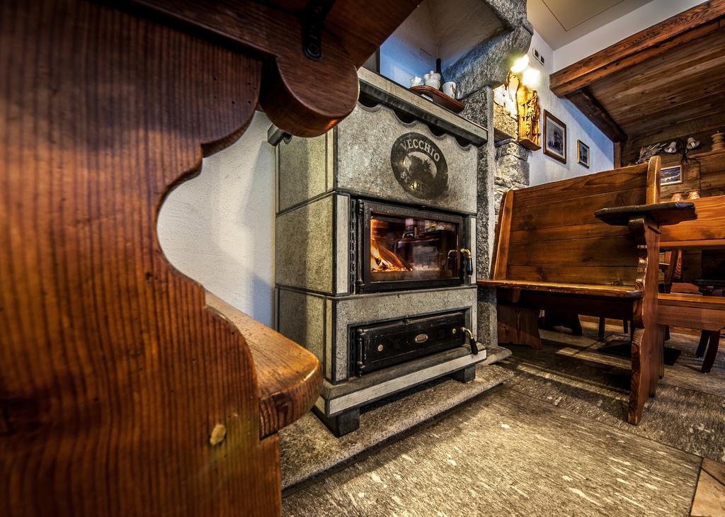 Albergo Meuble Vecchio Scarpone Baceno Exteriör bild