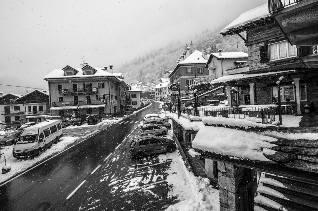 Albergo Meuble Vecchio Scarpone Baceno Exteriör bild