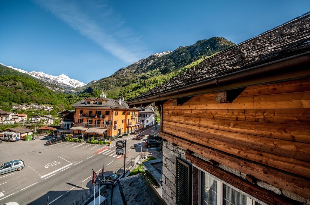 Albergo Meuble Vecchio Scarpone Baceno Exteriör bild
